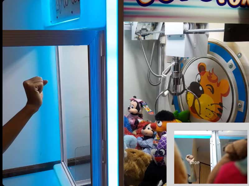 Gesture Controlled Claw Machine